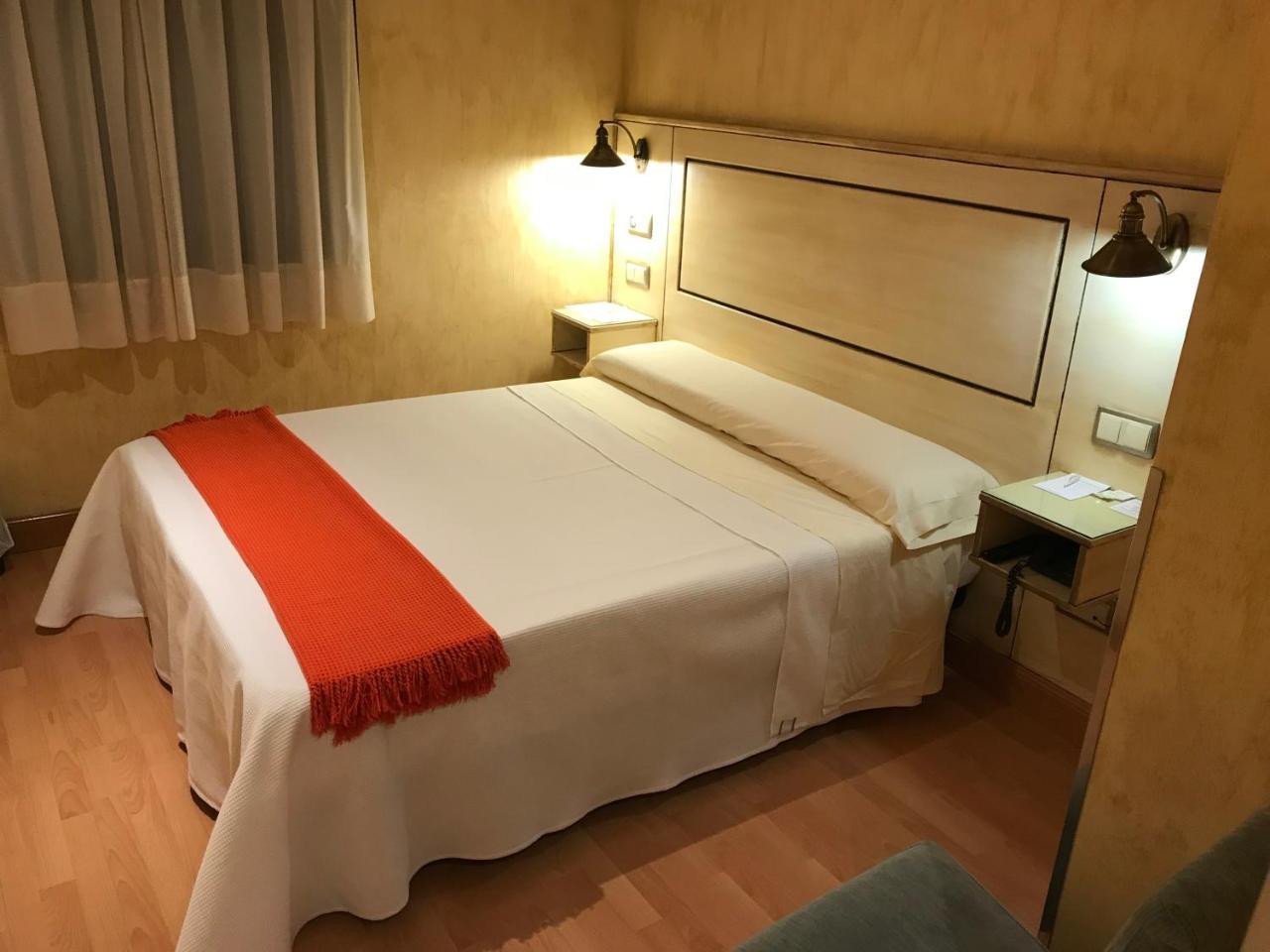 Hotel Castillo De Javier ปัมโปลนา ภายนอก รูปภาพ
